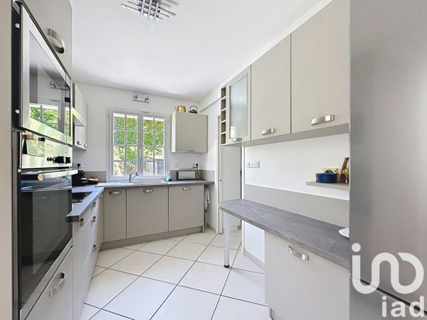 Maison traditionnelle 5 pièces de 166 m² à Rambouillet (78120)