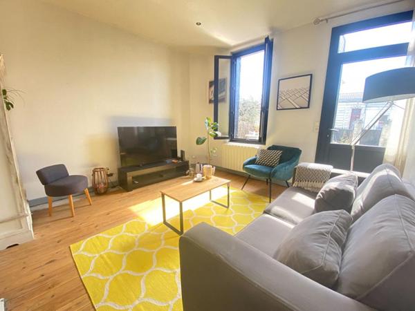 Charmante maison 3 ch 2 terrasses petit parking