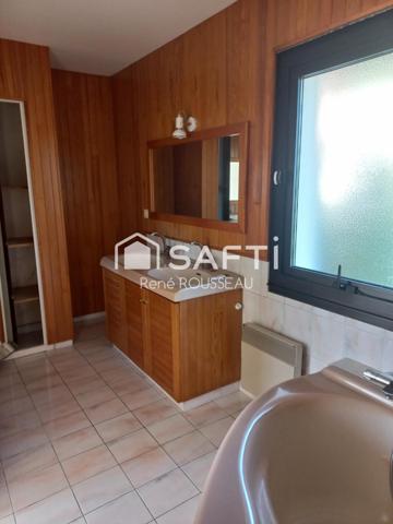 Exceptionnelle propriété sur environ 9,5 hectares attenants.