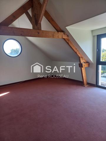 Exceptionnelle propriété sur environ 9,5 hectares attenants.