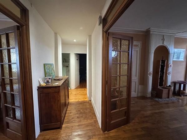 Appartement de charme 139,62 m² 1er étage Lons-le-Saunier 5 pièce(s)