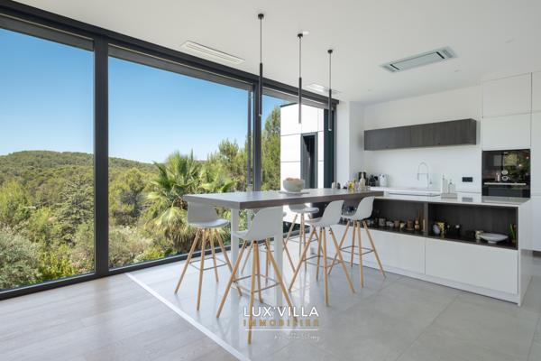 Montpellier (34000) Villa d’Exception Connectée à 5 mins de Montpellier – Vue imprenable