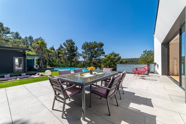 Montpellier (34000) Villa d’Exception Connectée à 5 mins de Montpellier – Vue imprenable