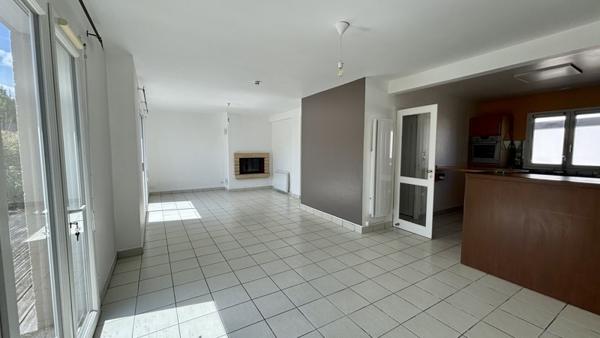 Maison à louer 1 150 € CC Gouesnou 5 p 90 m² DPE D