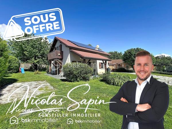 Varces allières et Risset en Exclusivité avec Nicolas SAPIN(ei)
Venez découvrir cette jolie maison de 102 m2 édifiée sur une parcelle de plus de 760m2 au calme dans un secteur recherché.
Vous disposerez d'une pièce de vie avec cuisine séparé entièrement équipée, un bureau et un toilette séparé.
A l'étage, 3 chambres dont deux avec accès à un balcon, un dressing, une salle de bain rénovée avec des matériaux de qualité et toilette séparé.
Un garage avec mezzanine complète ce bien. 
Pour votre confort : climatisation réversible sur les deux niveaux, double vitrage, store banne électrique, portail électrique, panneaux solaires. 
L'emplacement privilégié de cette maison et son agencement sont de réels atouts. 
Vidéo sur demande.