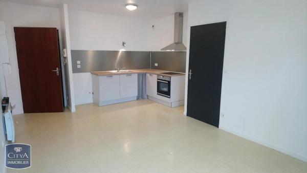 Appartement à louer 2 pièces 39.8m² Allonnes (72700)