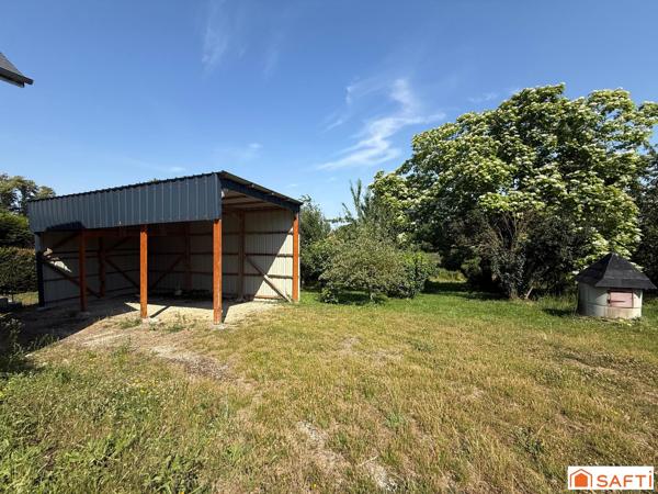 Maison atypique sur 2345 m2 de terrain entièrement clos