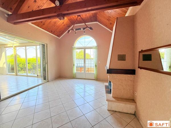Maison atypique sur 2345 m2 de terrain entièrement clos