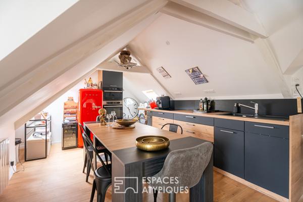 Appartement atypique et de charme sous les toits.