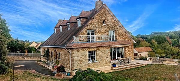 BONNÉTABLE - DEMEURE DE PRESTIGE 300 M² - 5 CHAMBRES / 5 SALLES DE BAINS - TERRAIN 2 200 M2 - PROCHE LE MANS