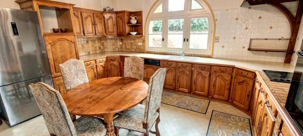 BONNÉTABLE - DEMEURE DE PRESTIGE 300 M² - 5 CHAMBRES / 5 SALLES DE BAINS - TERRAIN 2 200 M2 - PROCHE LE MANS