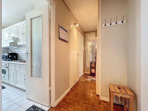 Studio 37 m² 159 000 € **  - Référence  162081