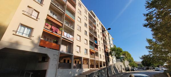 Appartement Grasse 3 pièces 55.65 m2, balcons, vue dégagée, loué