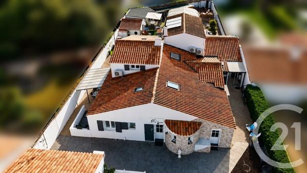 Maison à vendre  16 pièces - 323 m 2   LA TRANCHE SUR MER  - 85