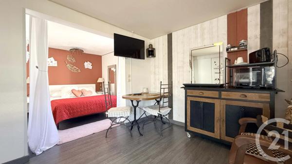 Maison à vendre  16 pièces - 323 m 2   LA TRANCHE SUR MER  - 85