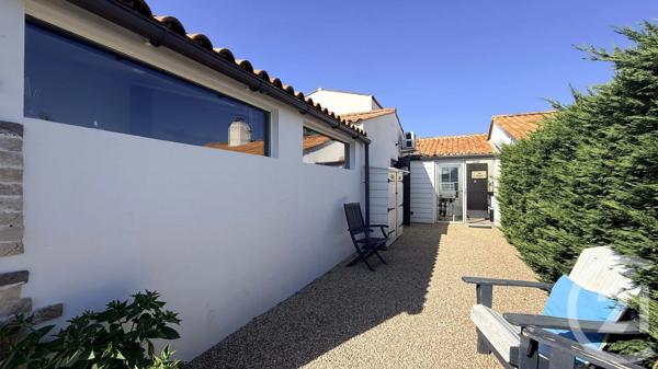 Maison à vendre  16 pièces - 323 m 2   LA TRANCHE SUR MER  - 85