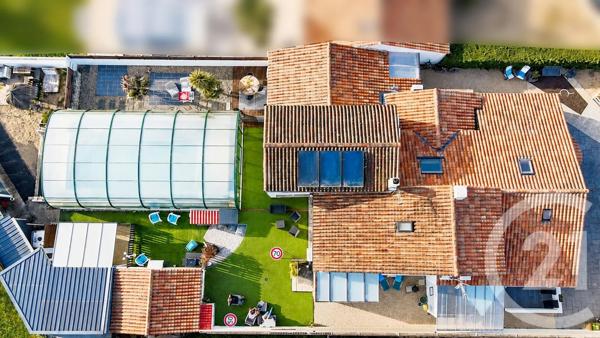 Maison à vendre  16 pièces - 323 m 2   LA TRANCHE SUR MER  - 85