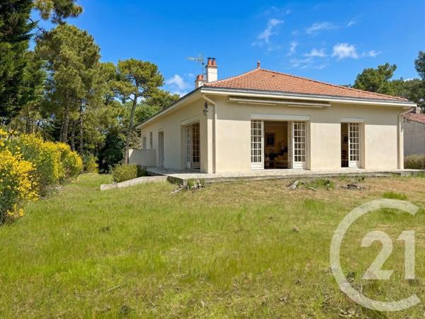 Maison à vendre  16 pièces - 323 m 2   LA TRANCHE SUR MER  - 85