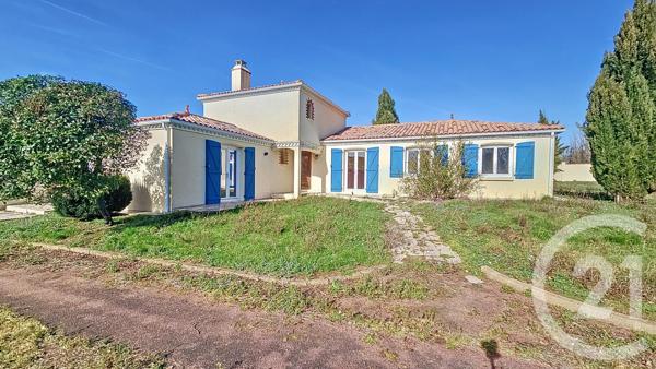 Maison à vendre  16 pièces - 323 m 2   LA TRANCHE SUR MER  - 85