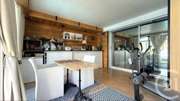 Maison à vendre  16 pièces - 323 m 2   LA TRANCHE SUR MER  - 85