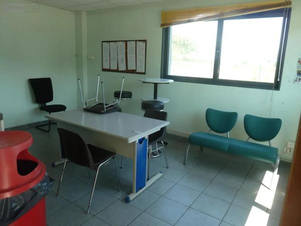 Location - Fonds et/ou murs commerciaux Féchain 59247 25 pièces 1900 m 2 30000 m 2