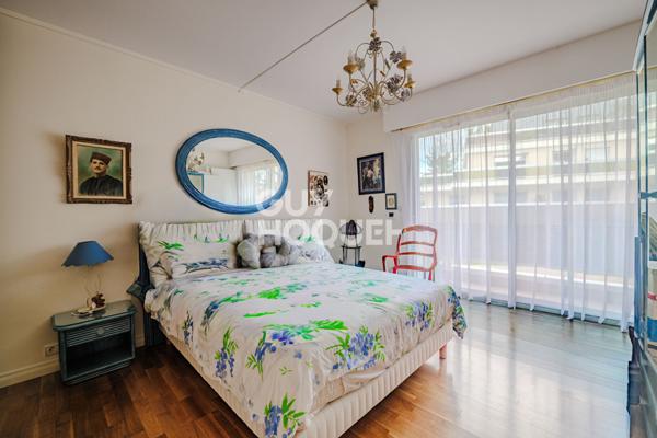 Grand T3 avec balcon filant au calme, double parking et cave dans secteur premium de Chantilly