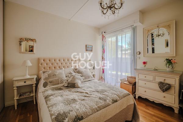 Grand T3 avec balcon filant au calme, double parking et cave dans secteur premium de Chantilly