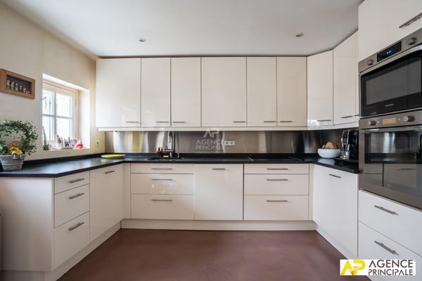 Maison quartier historique 7 pièce(s) 129 m2 €890 000 ** - Référence 4596