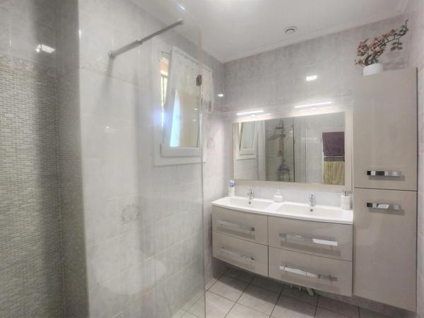 Belle Maison de plain pied avec 3 chambres et jardin arboré - à vendre - 6 pièces - ALLEZ ET CAZENEUVE (47)