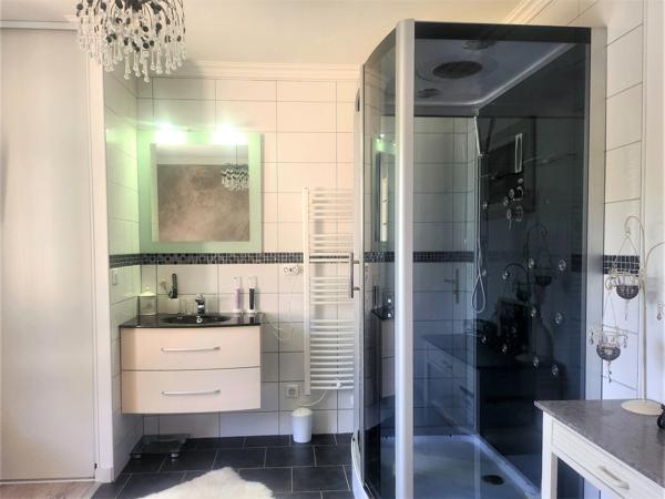 Belle Maison de plain pied avec 3 chambres et jardin arboré - à vendre - 6 pièces - ALLEZ ET CAZENEUVE (47)
