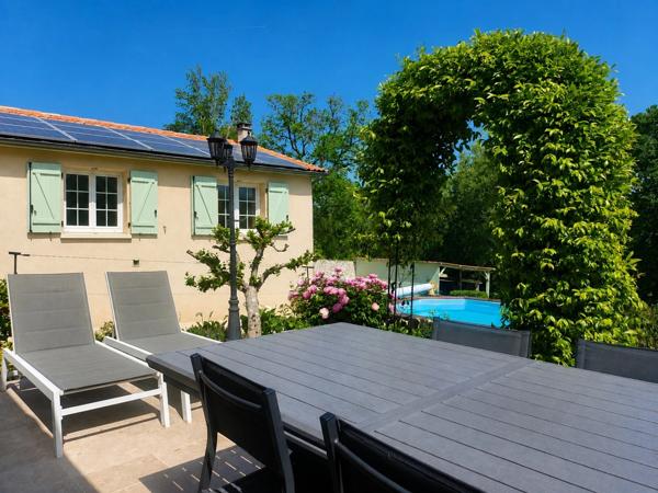 Belle Maison de plain pied avec 3 chambres et jardin arboré - à vendre - 6 pièces - ALLEZ ET CAZENEUVE (47)