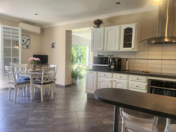 Belle Maison de plain pied avec 3 chambres et jardin arboré - à vendre - 6 pièces - ALLEZ ET CAZENEUVE (47)