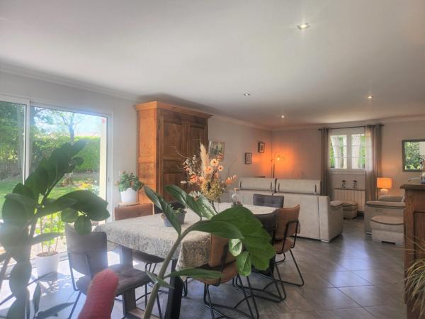 Belle Maison de plain pied avec 3 chambres et jardin arboré - à vendre - 6 pièces - ALLEZ ET CAZENEUVE (47)