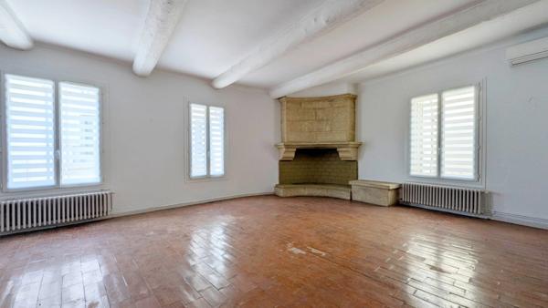 Bel appartement T4 atypique - 140 m² - situé en cœur de ville de Salon-de-Provence