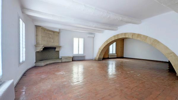 Bel appartement T4 atypique - 140 m² - situé en cœur de ville de Salon-de-Provence