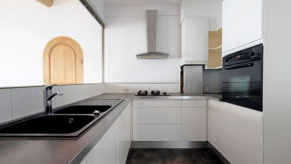 Bel appartement T4 atypique - 140 m² - situé en cœur de ville de Salon-de-Provence