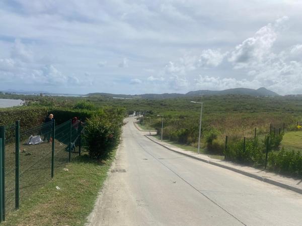 Terrain a vendre de 1641 m2 à la Baie Orientale