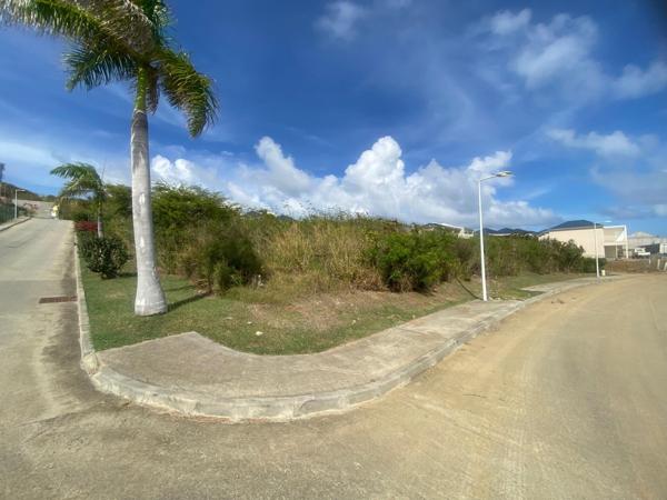 Terrain a vendre de 1641 m2 à la Baie Orientale