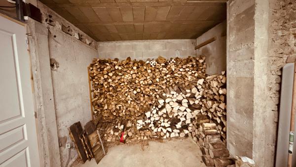 Dompierre-en-Morvan (21390) Maison meublée dans le secteur de LA ROCHE EN BRENIL pour un loyer de 650 €.