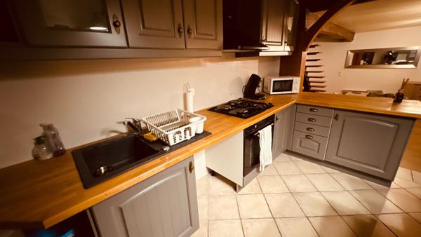 Dompierre-en-Morvan (21390) Maison meublée dans le secteur de LA ROCHE EN BRENIL pour un loyer de 650 €.