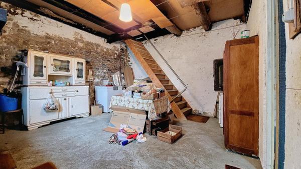 LEMAINVILLE : MAISON A TRES FORT POTENTIEL.