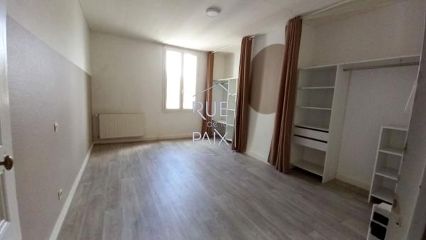 86100 CHATELLERAULT Maison de ville- Châtellerault 4 pièce(s) environ 97m²