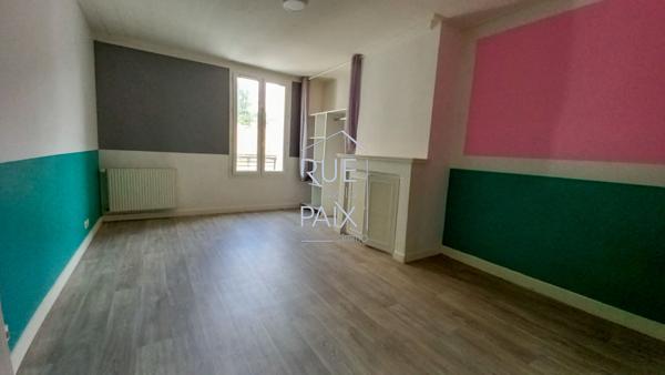 86100 CHATELLERAULT Maison de ville- Châtellerault 4 pièce(s) environ 97m²