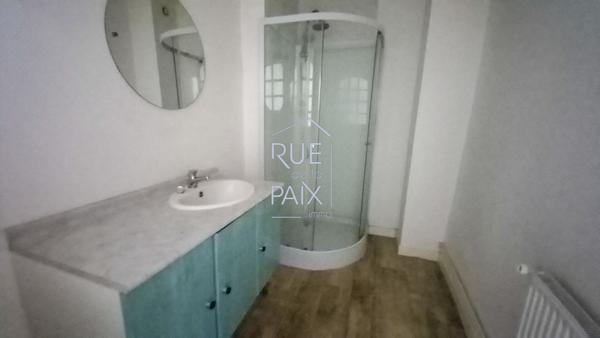 86100 CHATELLERAULT Maison de ville- Châtellerault 4 pièce(s) environ 97m²