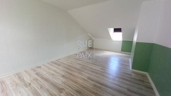 86100 CHATELLERAULT Maison de ville- Châtellerault 4 pièce(s) environ 97m²