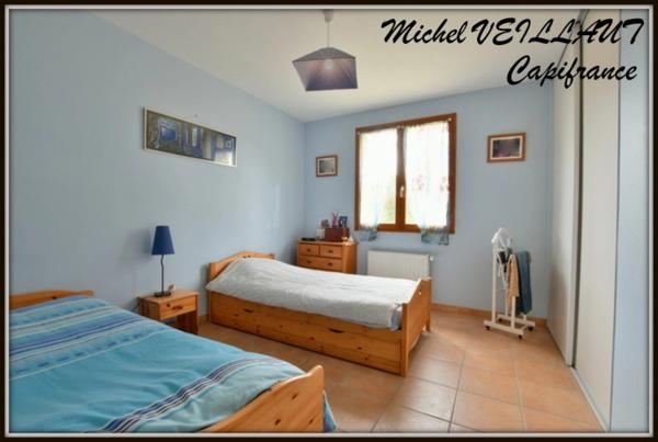Maison à vendre plain-pied 5 pièces TOULON SUR ALLIER (03), 4 chambres, garage, terrain 1315 m² arboré