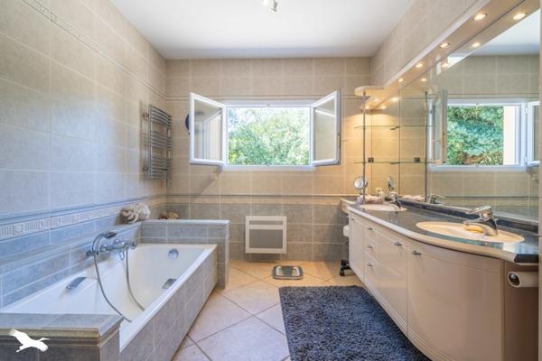 Maison à vendre |  Soulac-sur-Mer |  9 pièces | 332 m²