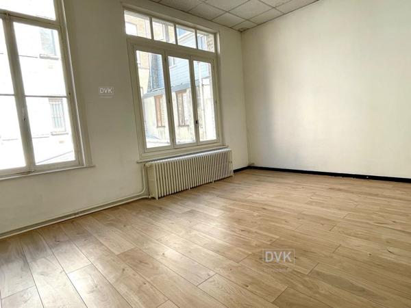 Lille (59800) 213 m2 Local Commercial et ou Professionnel, proche Rue National Lille.