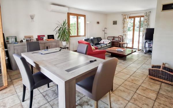 Maison à vendre    6 pièces •  Champcevinel