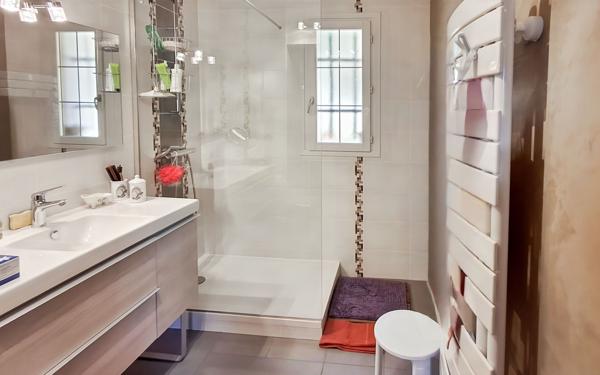 Maison à vendre    6 pièces •  Champcevinel